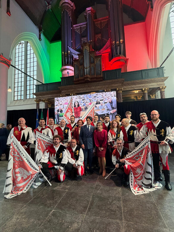 Gli Sbandieratori a L'Aia